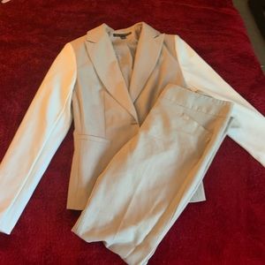 Unique pant suit